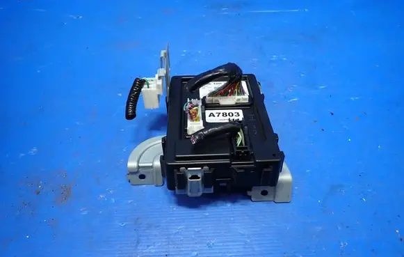 Nissan Juke I F15 Central body control module 284B11KA0A