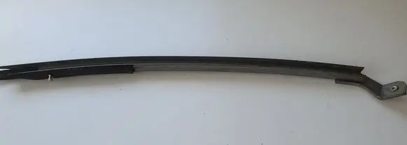 Honda CR-V Rear door windshield rail 