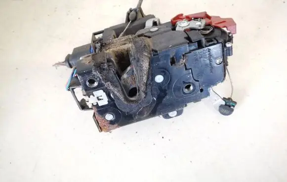 Skoda Praktik (5J8) Front door lock 3b1837016ce