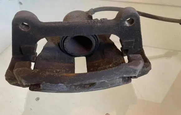 Audi Q2 - Front brake caliper 6799G