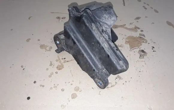 Peugeot 407 Vacuum air tank 9646411180