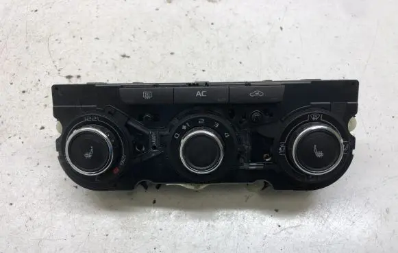 Skoda Yeti (5L) Climate control unit 3T0820047P 5HB00975231