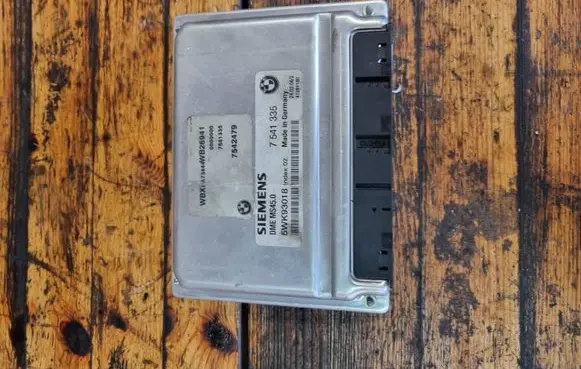 BMW X3 E83 Engine control unit/module 7541335