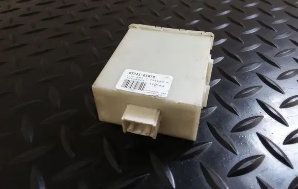 Toyota Avensis T250 Door control unit/module 8974105070 73668012