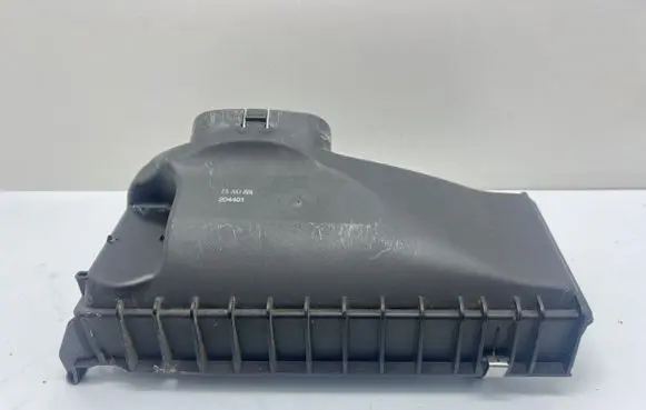 BMW 4 F32 F33 Air filter box cover 70528996