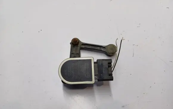 Mercedes-Benz C W205 Headlight/headlamp level sensor A0009053704