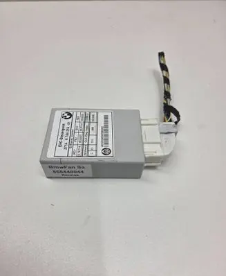 BMW 5 E60 E61 Air suspension control unit module (rear) 6784314