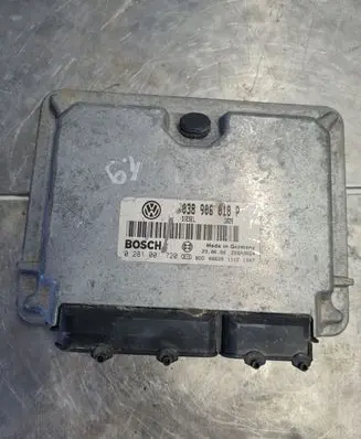Volkswagen PASSAT B5 Engine control unit/module 038906018P 0281001720