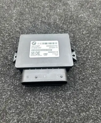 BMW 5 F10 F11 Hand brake control module 6863277 23122010 32620301B
