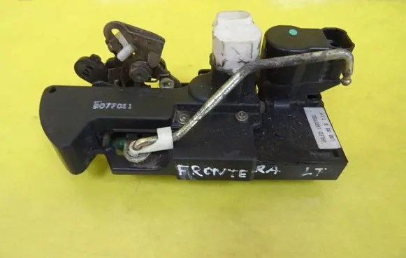 Opel Frontera B Rear door lock 16637561