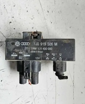 Volkswagen Polo IV 9N3 Coolant fan relay 1J0919506M 104400000