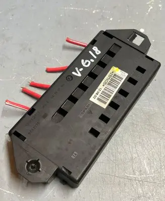 Volvo V70 Fuse module 9441776