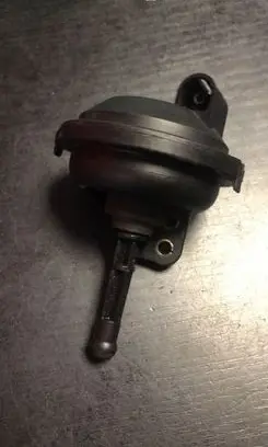 BMW 1 E81 E87 Vacuum valve 71424212