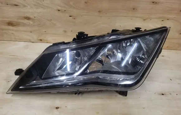 Seat Leon (5F) Headlight/headlamp 5F1941005A 90010798