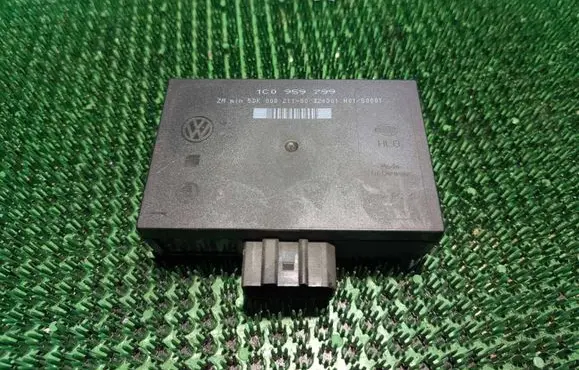 Volkswagen Golf IV Comfort/convenience module 1C0959799