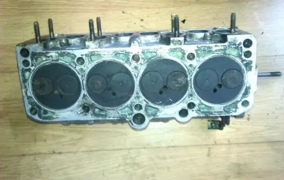 Volkswagen PASSAT B5 Engine head 028103373n