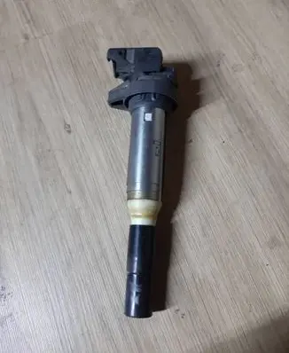 BMW M5 F90 High voltage ignition coil 8611236