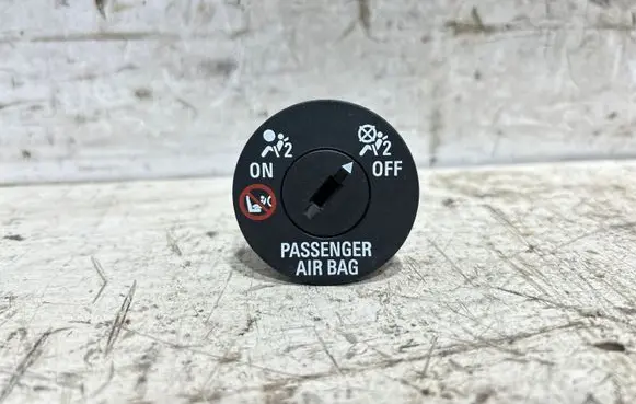 Opel Insignia A Passenger airbag on/off switch 13577258