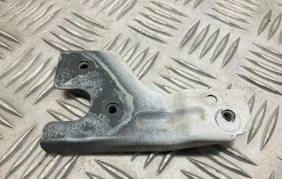 Seat Leon (5F) Fender mounting bracket 5F0805372