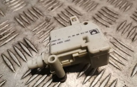 Smart ForTwo I Fuel tank cap lock 0004955V003