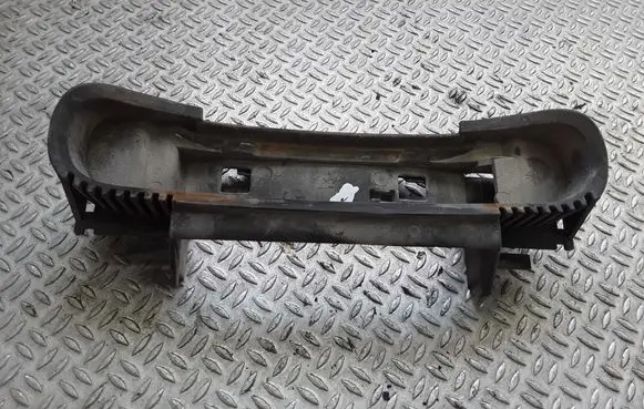 Rear door exterior handle/bracket
