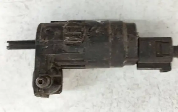 Volkswagen Golf IV Windscreen/windshield washer pump 1j0955651