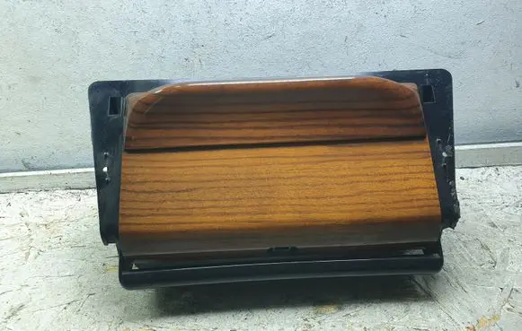 Mercedes-Benz E W124 Car ashtray