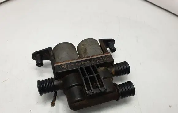 BMW 5 E39 Coolant heater control valve 8374995 64128374995 8372016