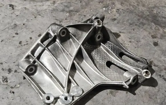 BMW 7 F01 F02 F03 F04 A/C compressor mount bracket 7585167 68572910 NAC46000