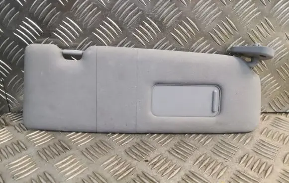 BMW 1 E81 E87 Sun visor 7120560