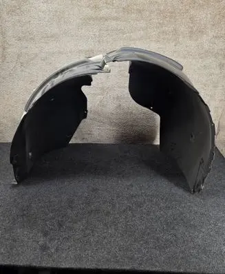 Front wheel arch liner splash guards