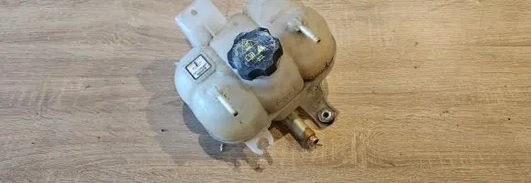 Chrysler Pacifica Coolant expansion tank/reservoir 68217323AA