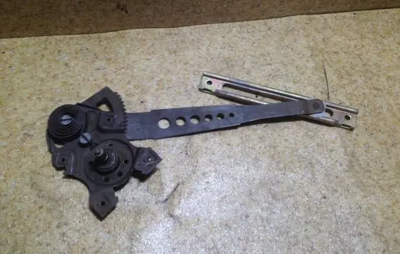 Mercedes-Benz W123 Rear window lifting mechanism without motor 1237302046