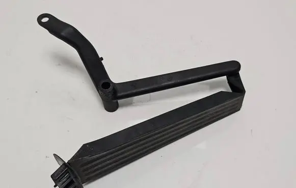 BMW 7 E38 Accelerator throttle pedal bracket 1162002