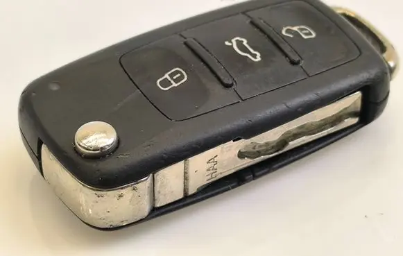 Volkswagen Touran II Ignition key/card 5FA01018002 5K0837202AD