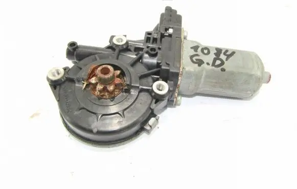 Toyota RAV 4 (XA30) Rear door window regulator motor 8572035140