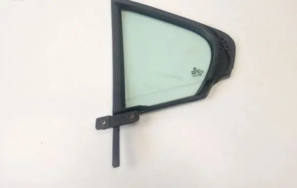 Volkswagen Jetta VI Rear vent window glass 5C6845214