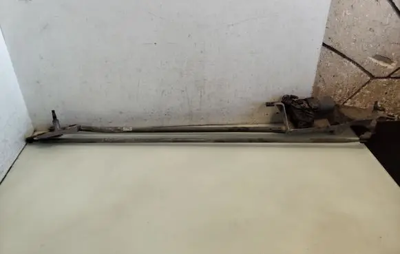 Renault Modus Front wiper linkage and motor 3397020635