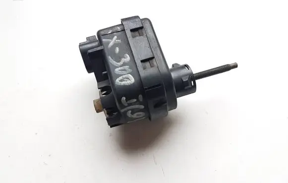 Lexus RX 300 Headlight level adjustment motor 3722132045