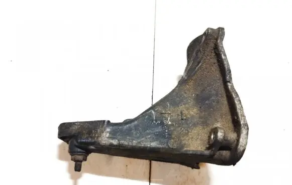 Volkswagen Golf III Engine mounting bracket 1h0199354a