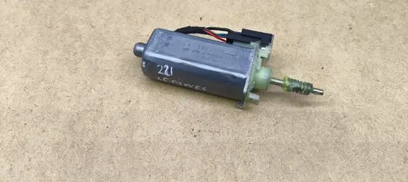 Mercedes-Benz S W221 Seat adjustment motor 0390203255