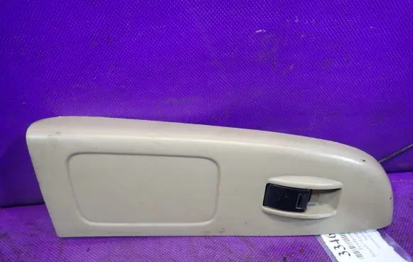 Renault Megane I Quarter vent window switch M18602
