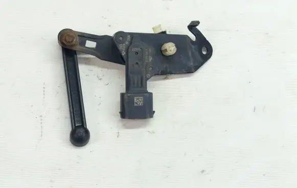 Headlight/headlamp level sensor