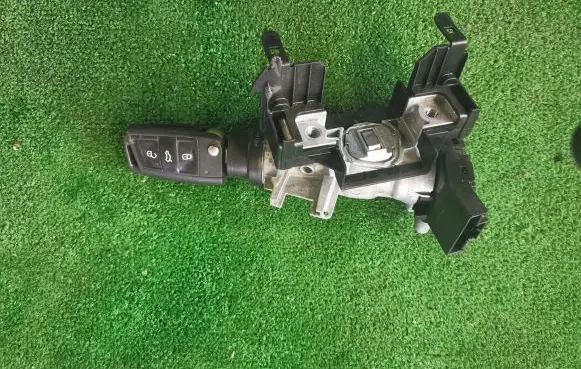 Volkswagen Polo V 6R Ignition lock 6C0905865