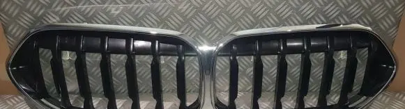 BMW 2 F44 Front bumper upper radiator grill 7476257