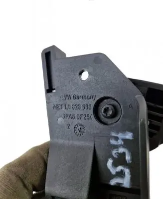 Skoda Yeti (5L) Engine bonnet (hood) release handle 1J1823633