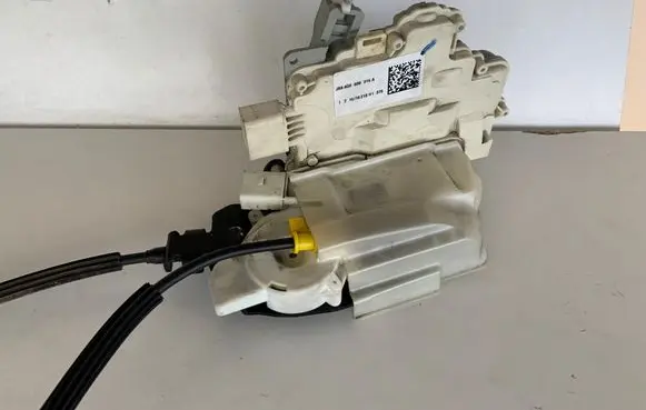 Audi A7 S7 4G Rear door lock 4G8839015A 4G8839349