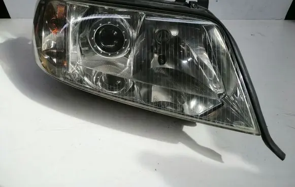 Audi A6 S6 C5 4B Headlight/headlamp 14847400