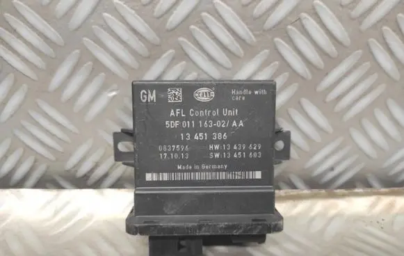 Opel Insignia A Light module LCM 13451386