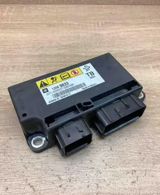 Opel Insignia A Airbag control unit/module 13589833